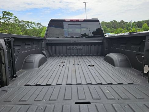Used 2024 GMC Sierra 2500 AT4 w/ AT4 Premium Plus Package AWD/4WD image 29