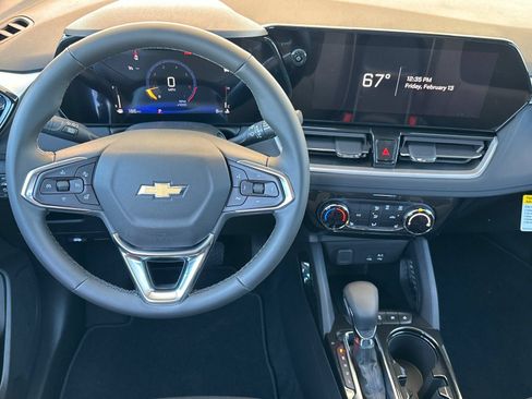 Used 2026 Chevrolet TrailBlazer LT w/ LT Cold Weather Package FWD image 15