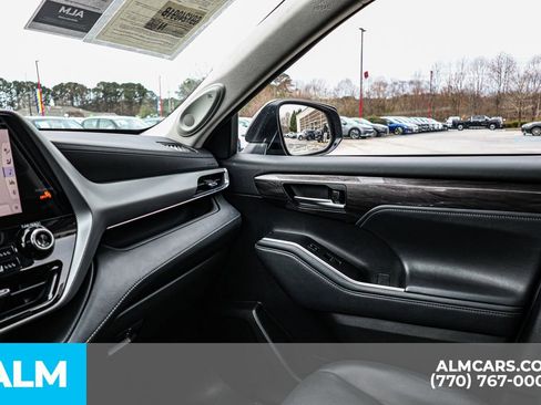 Used 2021 Toyota Highlander Platinum image 52