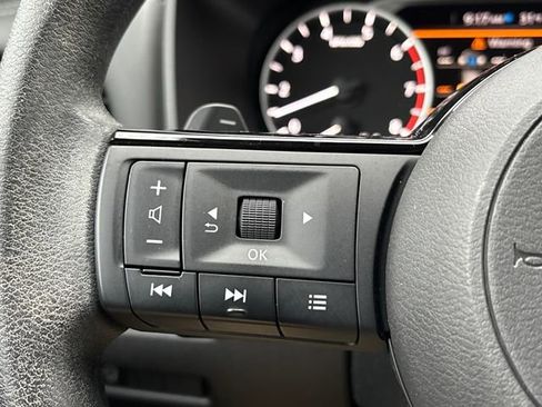 Certified 2023 Nissan Rogue SV image 18