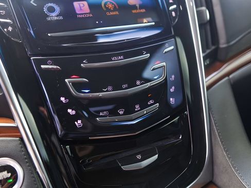 Used 2016 Cadillac Escalade Premium AWD/4WD image 19