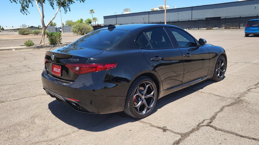 Used 2019 Alfa Romeo Giulia AWD w/ Quick Order Package 22J Sport image 11