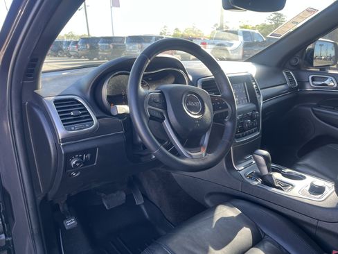 Used 2018 Jeep Grand Cherokee Limited w/ Trailer Tow Group IV image 12