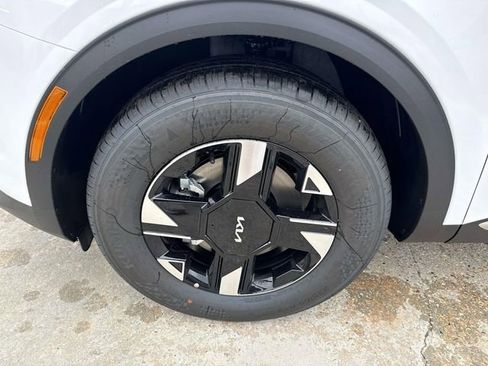 New 2026 Kia Sportage LX FWD image 6