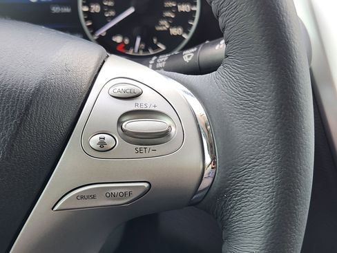 Used 2018 Nissan Murano SV w/ Premium Package image 31