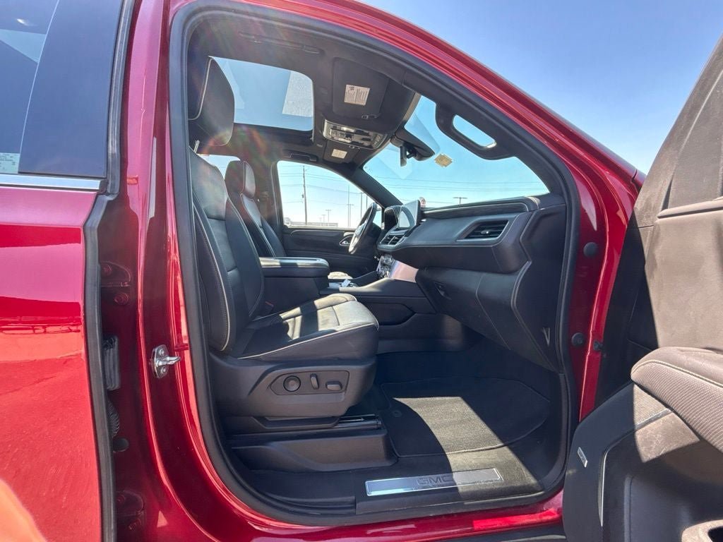 Used 2021 GMC Yukon XL SLT w/ SLT Luxury Plus Package AWD/4WD image 35