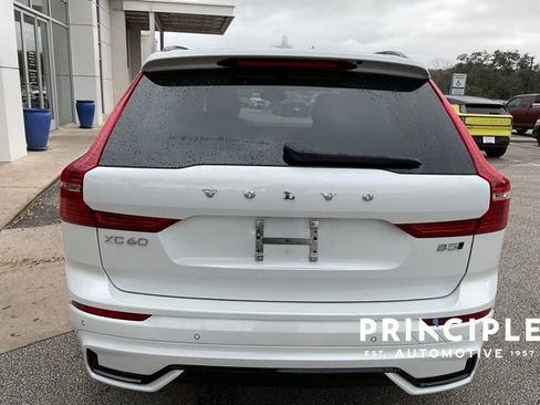 Certified 2025 Volvo XC60 B5 Core image 7
