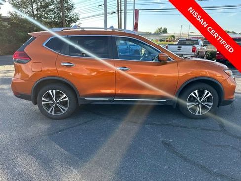 Certified 2017 Nissan Rogue SL AWD/4WD image 9