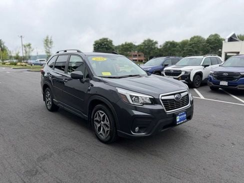 Used 2019 Subaru Forester Premium AWD/4WD image 4