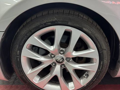 Used 2014 Hyundai Genesis 2.0T RWD image 23