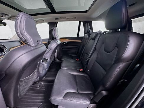 Used 2022 Volvo XC90 T6 Momentum w/ Advanced Package image 21