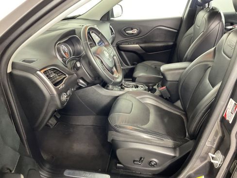 Used 2019 Jeep Cherokee Limited w/ Technology Group image 17