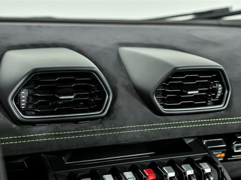 Used 2022 Lamborghini Huracan EVO RWD image 26