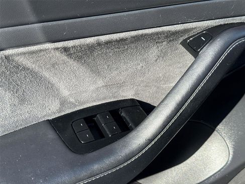 Used 2020 Tesla Model 3 Standard Range Plus image 28