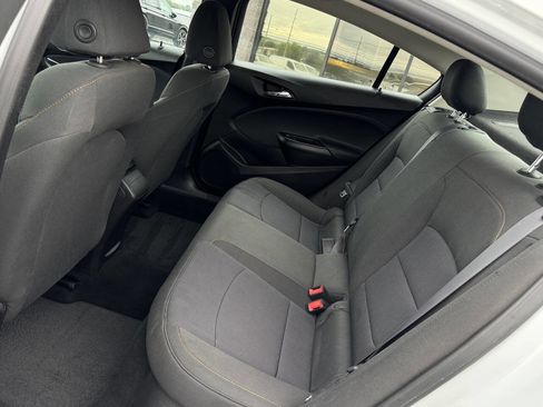 Used 2017 Chevrolet Cruze LS w/ LS Fleet Convenience Package FWD image 9