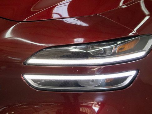 Used 2022 Genesis G70 2.0T image 2