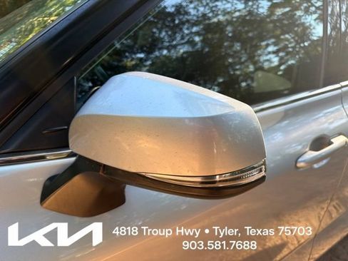 Used 2020 Toyota Highlander XLE FWD image 5