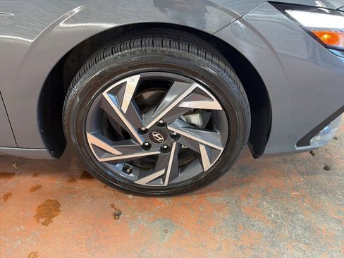 Used 2025 Hyundai Elantra SEL FWD image 10