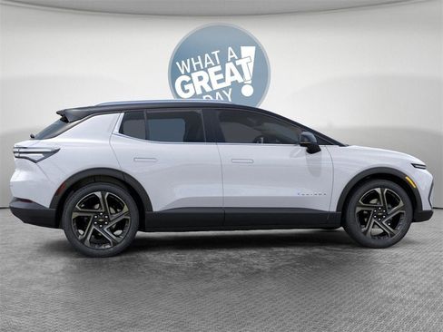 New 2026 Chevrolet Equinox EV LT image 5