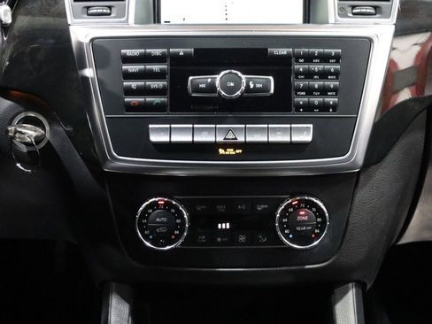 Used 2016 Mercedes-Benz GL 450 4MATIC w/ Premium I Package image 64