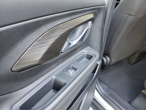 Used 2024 GMC Terrain SLE FWD image 10
