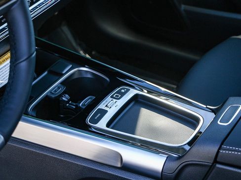 New 2026 Mercedes-Benz GLB 250 4MATIC image 21