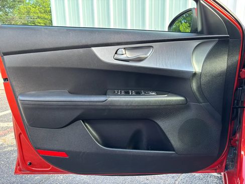 Used 2022 Kia Forte LXS w/ LXS Technology Package FWD image 38