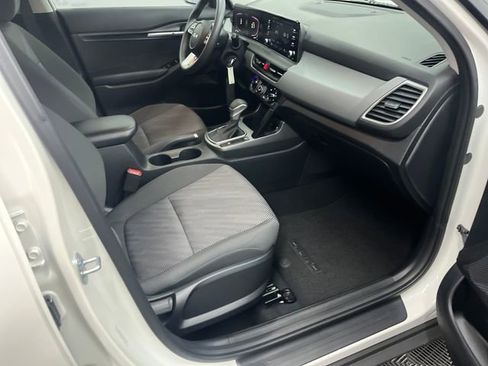 Certified 2024 Kia Seltos LX image 30