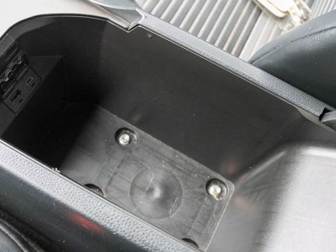 Used 2023 Toyota Camry SE FWD image 13