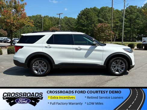 New 2026 Ford Explorer Active w/ Active Comfort Package AWD/4WD image 3
