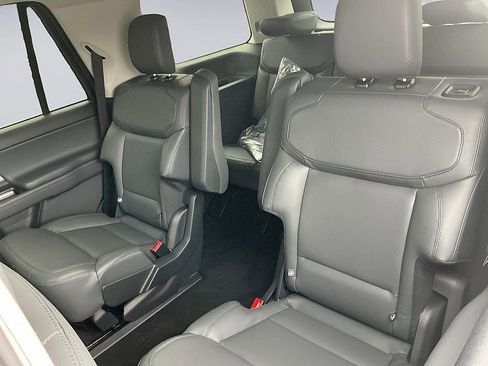 New 2026 Ford Expedition Active image 10