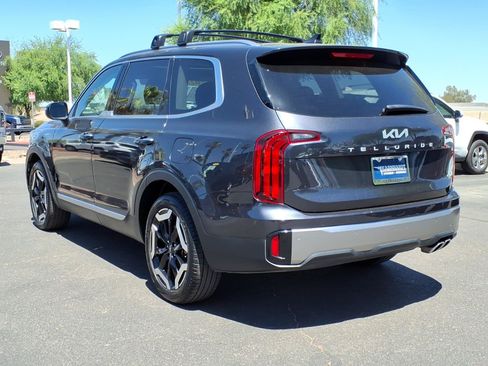 Used 2025 Kia Telluride S AWD/4WD image 3