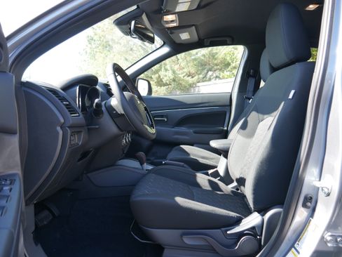 Used 2025 Mitsubishi Outlander Sport AWD image 12