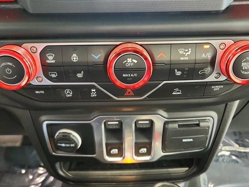 Used 2023 Jeep Wrangler Sport AWD/4WD image 22