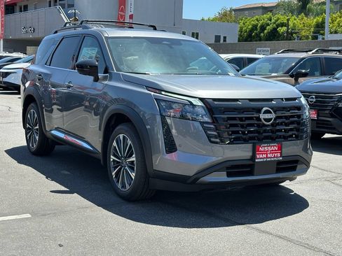 New 2026 Nissan Pathfinder Platinum AWD/4WD image 9