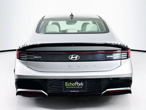 Used 2025 Hyundai Sonata SEL FWD image 7