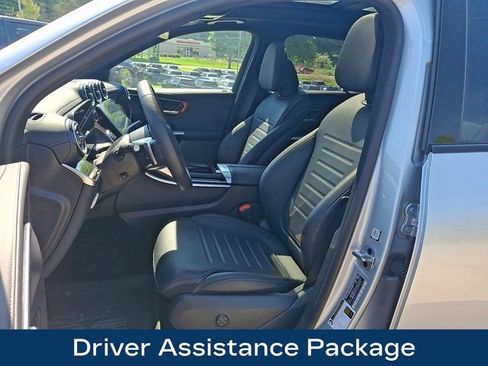 Used 2023 Mercedes-Benz GLC 300 4MATIC image 2