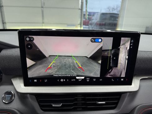 Used 2025 Ford Explorer ST image 23