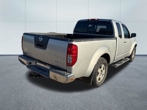 Used 2008 Nissan Frontier SE w/ SE Value Truck Pkg AWD/4WD image 4