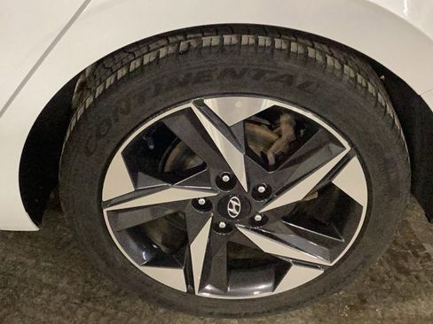 Used 2021 Hyundai Elantra SEL w/ Convenience + Premium Package image 7