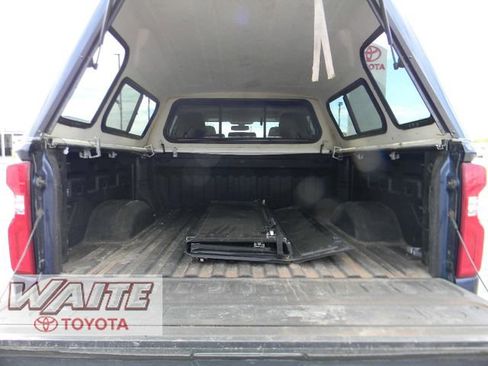 Used 2021 Chevrolet Silverado 2500 Custom w/ Custom Value Package AWD/4WD image 3