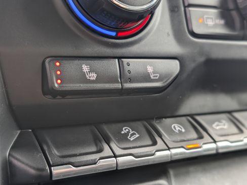 Used 2020 Chevrolet Silverado 1500 LT Trail Boss image 4