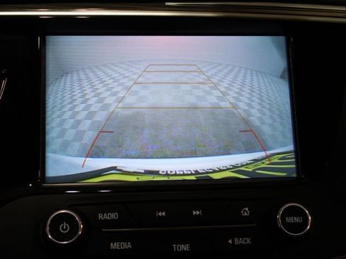 Used 2020 Buick Envision Essence image 3