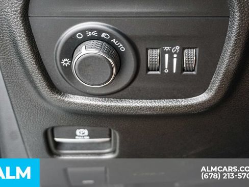 Used 2025 Jeep Grand Cherokee Altitude AWD/4WD image 45