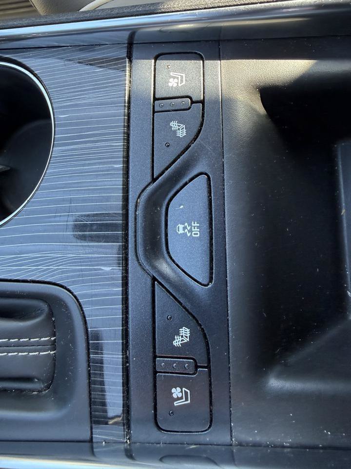 Used 2018 Chevrolet Impala Premier w/ Premier Convenience Package FWD image 12