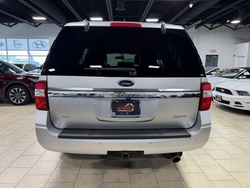 Used 2017 Ford Expedition XLT w/ Equipment Group 202A AWD/4WD image 5