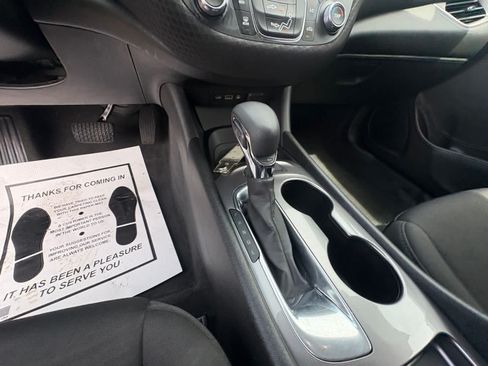 Used 2021 Chevrolet Malibu LS FWD image 19