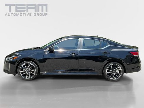 Used 2025 Nissan Sentra SR FWD image 4