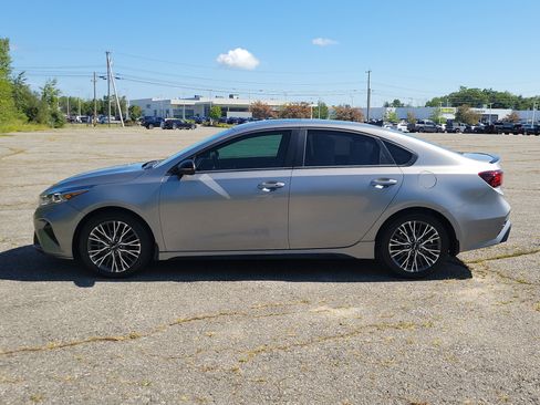 Used 2024 Kia Forte GT-Line w/ GT-Line Premium Package FWD image 8