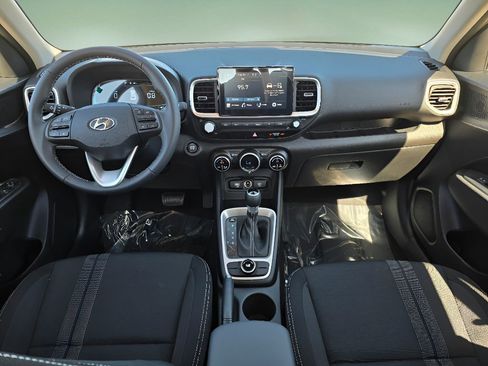New 2025 Hyundai Venue SEL image 24